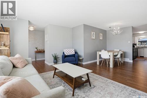 2206 Mahony Crescent, Regina, SK - Indoor Photo Showing Living Room