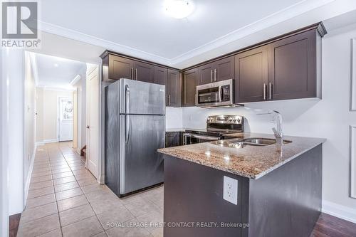 4 - 29 Madelaine Drive, Barrie, ON - Indoor Photo Showing Kitchen With Double Sink With Upgraded Kitchen