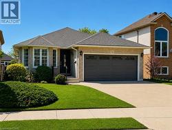 51 REDTAIL Crescent  Hamilton, ON L9B 2R5