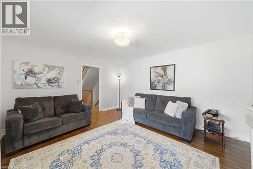 6 Summit Circle, Simcoe, ON - Indoor Photo Showing Living Room