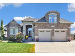 2 MALIBU Drive  Leamington, ON N8H 5G4