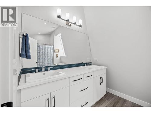 Secondary primary ensuite - 1860 Blue Bunch Court, Kelowna, BC - Indoor Photo Showing Bathroom