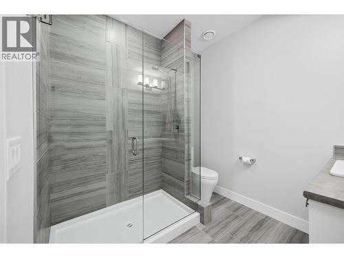 1860 Blue Bunch Court, Kelowna, BC - Indoor Photo Showing Bathroom