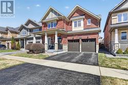 98 BRITANNIA AVENUE Oshawa, ON L1L 0E8