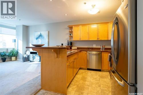 1002 1914 Hamilton Street, Regina, SK - Indoor Photo Showing Kitchen With Stainless Steel Kitchen
