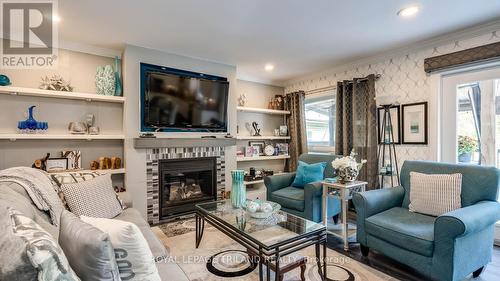 458 Boler Road, London South (South K), ON - Indoor Photo Showing Living Room With Fireplace