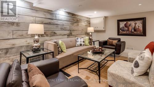 458 Boler Road, London South (South K), ON - Indoor Photo Showing Living Room
