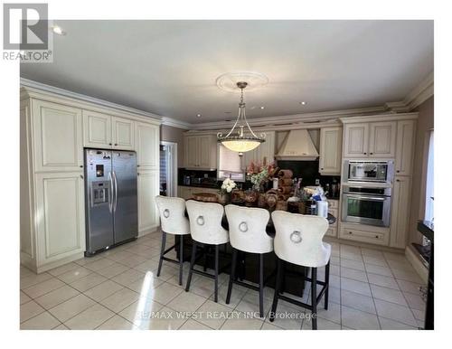 64 Kingmount Crescent, Richmond Hill, ON - Indoor Photo Showing Dining Room