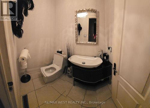 64 Kingmount Crescent, Richmond Hill, ON - Indoor Photo Showing Bathroom