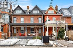 221 CRAWFORD STREET Toronto, ON M6J 2V5