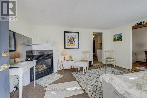 458 Upper Wentworth Street, Hamilton, ON - Indoor Photo Showing Living Room With Fireplace