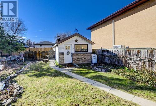 458 Upper Wentworth Street, Hamilton, ON - Outdoor