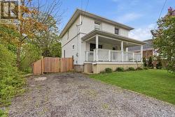 5292 BRIDGE STREET Niagara Falls, ON L2E 2T3