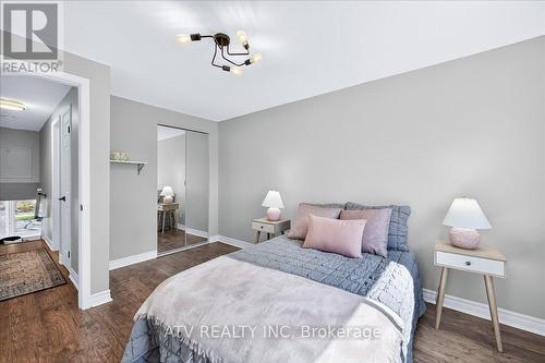 2504 Glamworth Crescent, Mississauga, ON - Indoor Photo Showing Bedroom