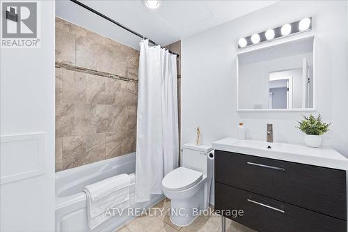 2504 Glamworth Crescent, Mississauga, ON - Indoor Photo Showing Bathroom