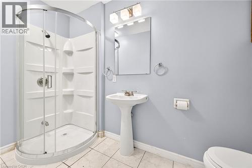 27 Trieste Place, Hamilton, ON - Indoor Photo Showing Bathroom