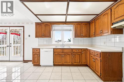 27 Trieste Place, Hamilton, ON - Indoor Photo Showing Kitchen With Double Sink