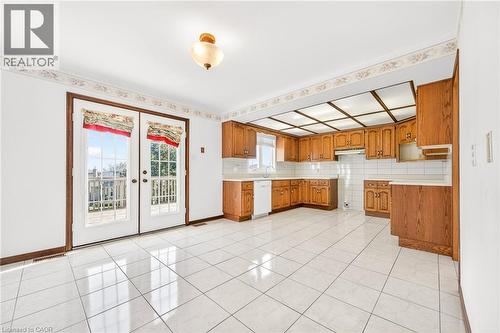 27 Trieste Place, Hamilton, ON - Indoor Photo Showing Kitchen