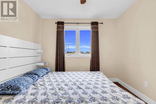 3152 Angel Pass Drive, Mississauga, ON - Indoor Photo Showing Bedroom