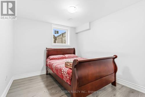 3152 Angel Pass Drive, Mississauga, ON - Indoor Photo Showing Bedroom