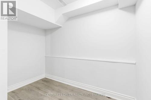 3152 Angel Pass Drive, Mississauga, ON - Indoor