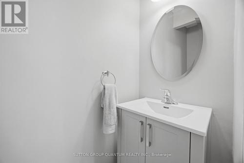 2509 King Forrest Drive, Mississauga, ON - Indoor Photo Showing Bathroom