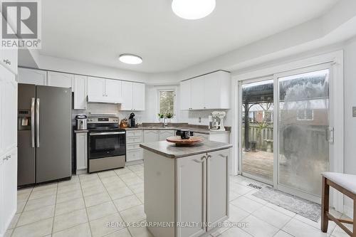 5189 Blue Spruce Avenue, Burlington, ON - Indoor Photo Showing Kitchen