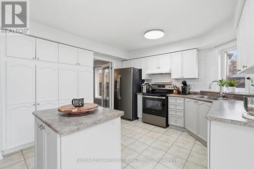 5189 Blue Spruce Avenue, Burlington, ON - Indoor Photo Showing Kitchen With Double Sink
