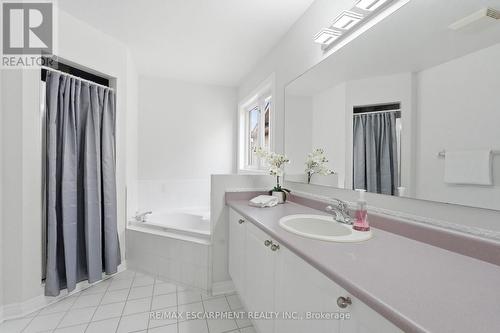 5189 Blue Spruce Avenue, Burlington, ON - Indoor Photo Showing Bathroom
