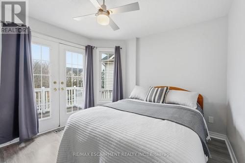 5189 Blue Spruce Avenue, Burlington, ON - Indoor Photo Showing Bedroom
