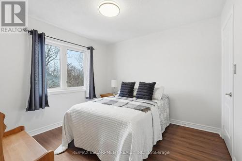 5189 Blue Spruce Avenue, Burlington, ON - Indoor Photo Showing Bedroom