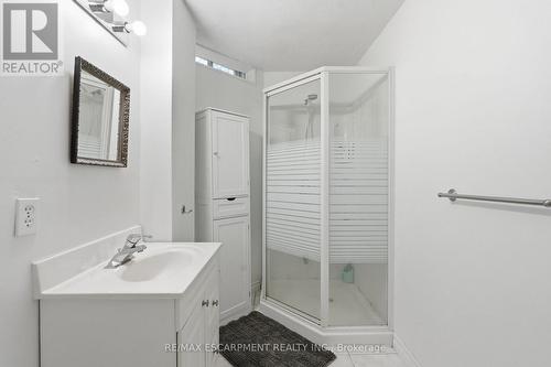 5189 Blue Spruce Avenue, Burlington, ON - Indoor Photo Showing Bathroom