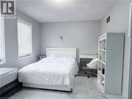Bedroom 2 - 215 Pine Valley Drive, Kitchener, ON - Indoor Photo Showing Bedroom