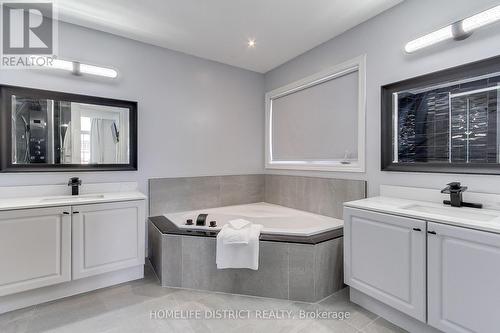 847 Greenleaf Gate, Oshawa, ON - Indoor Photo Showing Bathroom