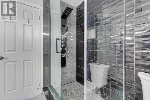 847 Greenleaf Gate, Oshawa, ON - Indoor Photo Showing Bathroom