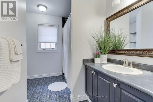 847 Greenleaf Gate, Oshawa, ON - Indoor Photo Showing Bathroom