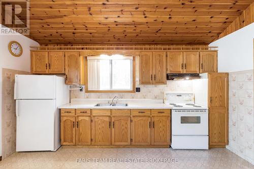 39 Rosemary Road, Tiny, ON - Indoor Photo Showing Kitchen With Double Sink