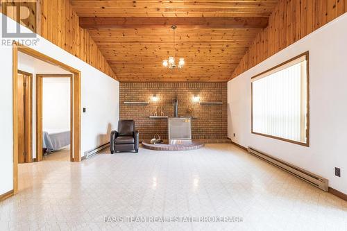 39 Rosemary Road, Tiny, ON - Indoor Photo Showing Other Room