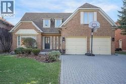 1612 PILGRIMS Way Oakville, ON L6M 2H1