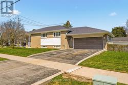 491 WARMINSTER DRIVE Oakville, ON L6L 4N4