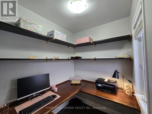 635 Scott Boulevard, Milton, ON - Indoor