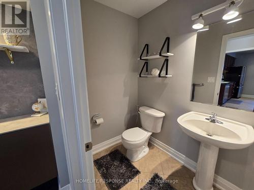 635 Scott Boulevard, Milton, ON - Indoor Photo Showing Bathroom