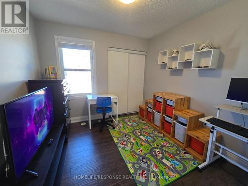 635 Scott Boulevard, Milton, ON - Indoor