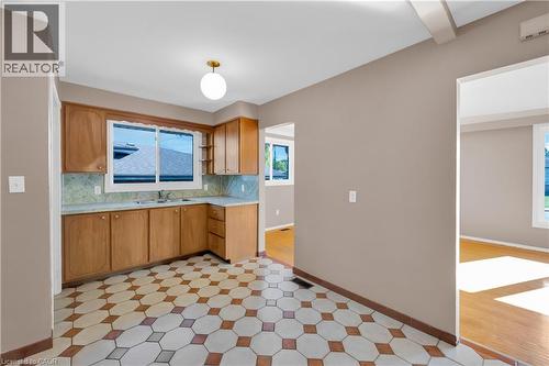 112 Purdy Crescent, Hamilton, ON - Indoor Photo Showing Other Room