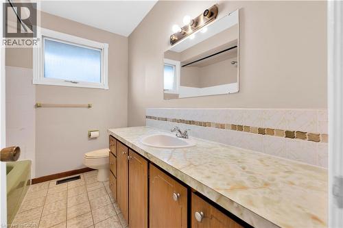 112 Purdy Crescent, Hamilton, ON - Indoor Photo Showing Bathroom