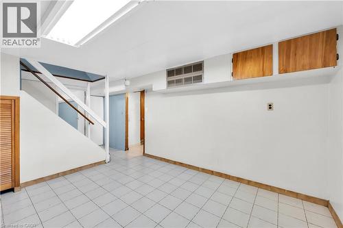 112 Purdy Crescent, Hamilton, ON - Indoor Photo Showing Other Room