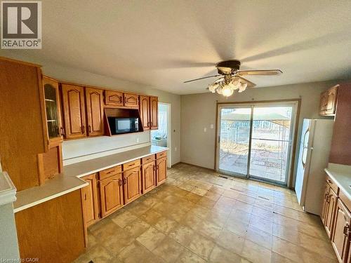 153 Cameron Avenue N, Hamilton, ON - Indoor Photo Showing Kitchen