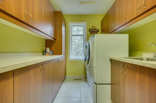 Salle de lavage - 500 Rue Des Rosiers, Sainte-Adèle, QC - Indoor Photo Showing Laundry Room