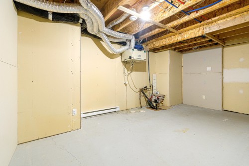 Basement - 3669 Ch. St-Antoine, Laval (Laval-Ouest), QC - Indoor Photo Showing Basement