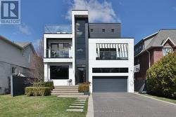 647 MONTBECK CRESCENT  Mississauga, ON L5G 1P1